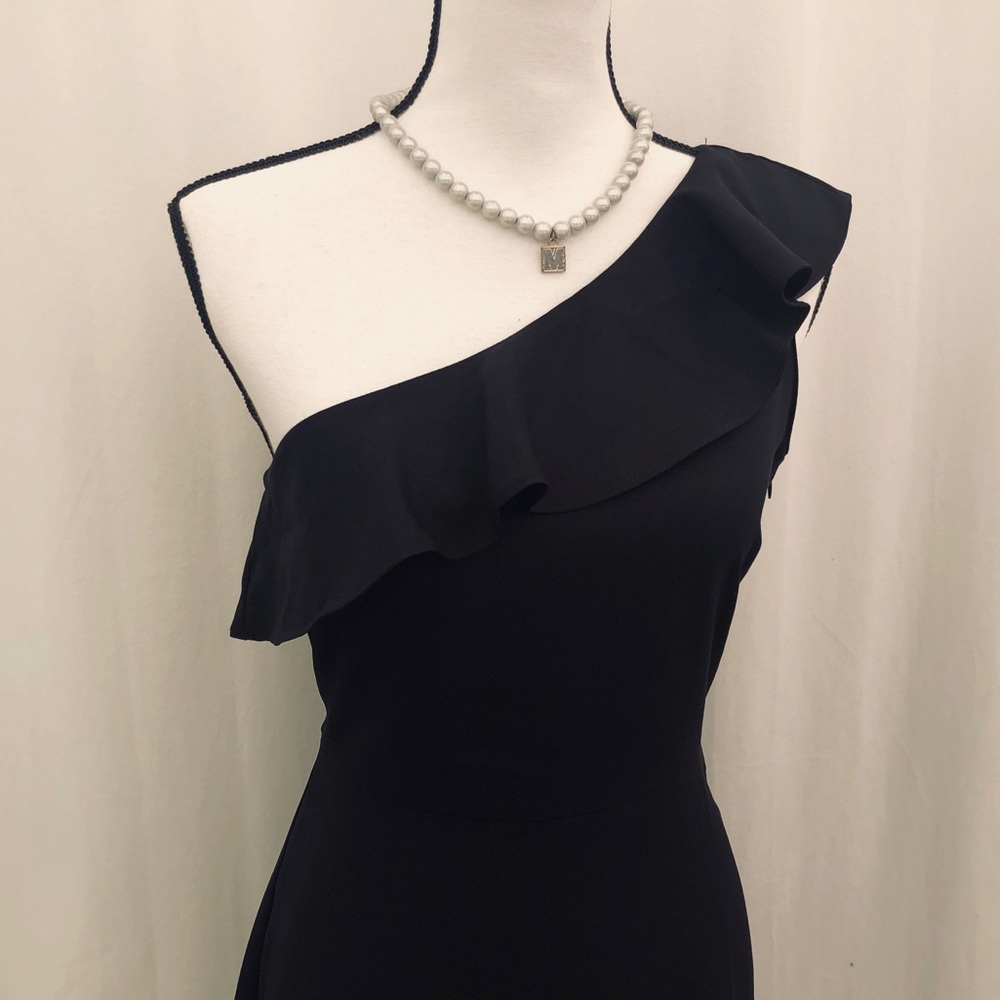 Banana Republic frilly one sleeve LBD 6P - Picture 2 of 8